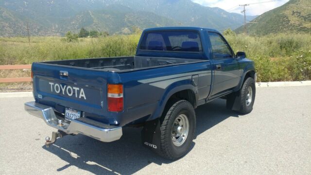 1990 Toyota Pickup 4x4 DX - photo 6