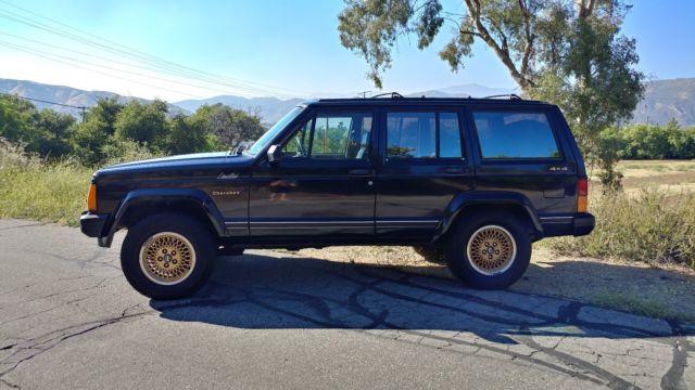 1989 Jeep Cherokee Limited 4WD - photo 4