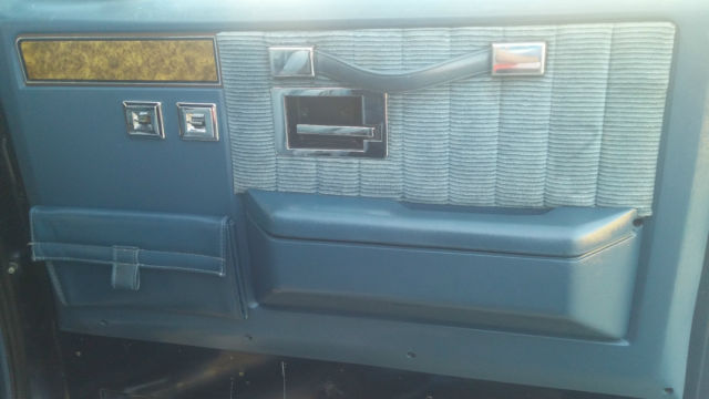 1990 GMC Suburban SLE - photo 11