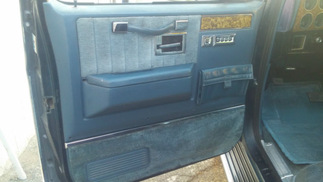 1990 GMC Suburban SLE - photo 8