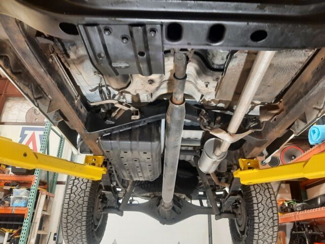 1982 Toyota Deluxe 4x4 Pickup Truck - photo 11