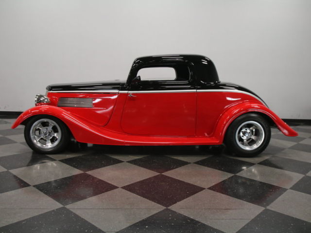 1934 Ford Coupe - photo 2