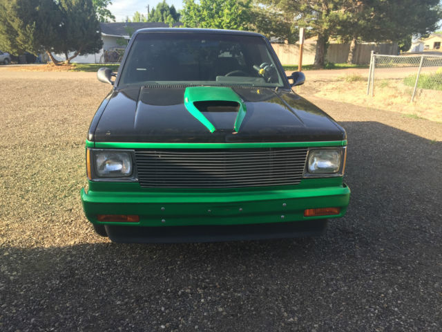 Nice Custom S10 extended cab 2wd awsome street truck 327 V8 turbo 350 super fun 1984 Chevrolet S-10