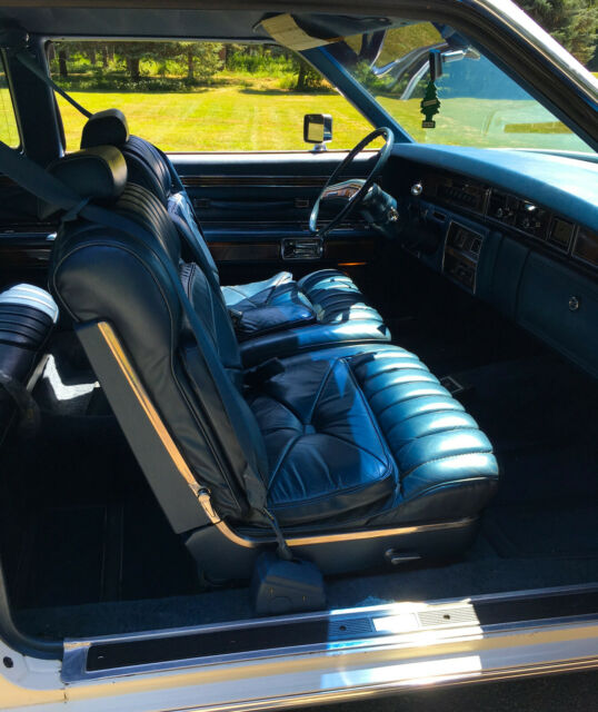 1977 Lincoln Continental Town Coupe - photo 12