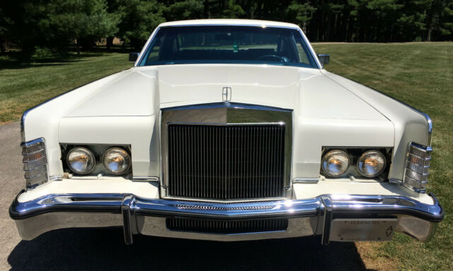 1977 Lincoln Continental Town Coupe - photo 4