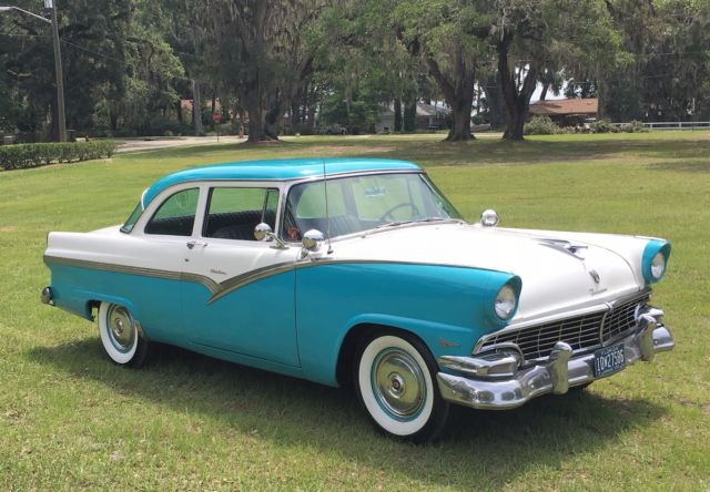 1956 Ford Fairlane 2 Door Sedan - photo 2