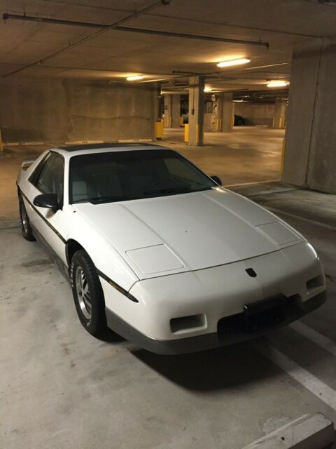 1985 Pontiac Fiero GT - photo 4