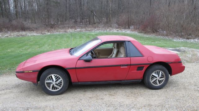 1984 Pontiac Fiero - photo 3