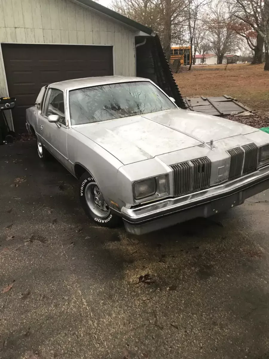 NICE restorable ....1979 Oldsmobile Cutlass 2-Dr 1979 Oldsmobile Cutlass