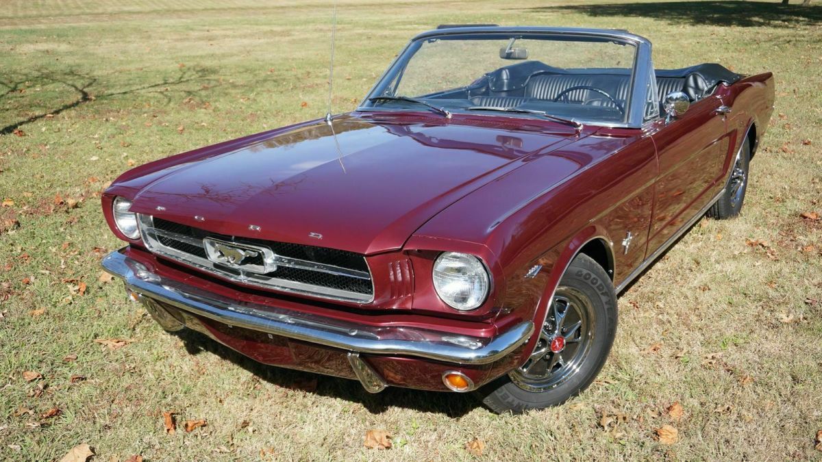 NICE RESTORATION 289 V8 4 SPEED MANUAL NEW PONY INTERIOR NEW TOP MAKE OFFER $$$ 1965 Ford Mustang CONVERTIBLE