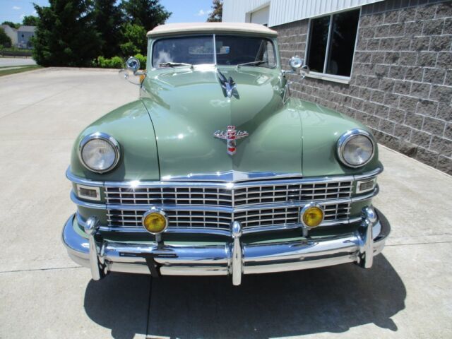 1947 Chrysler Town & Country Convertible - photo 6