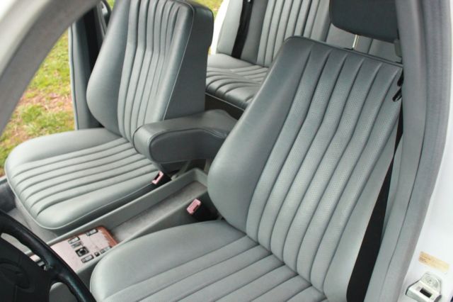 1990 Mercedes-Benz 300-Series - photo 12