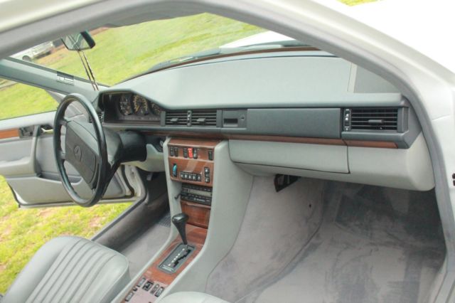 1990 Mercedes-Benz 300-Series - photo 13