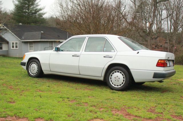 1990 Mercedes-Benz 300-Series - photo 3