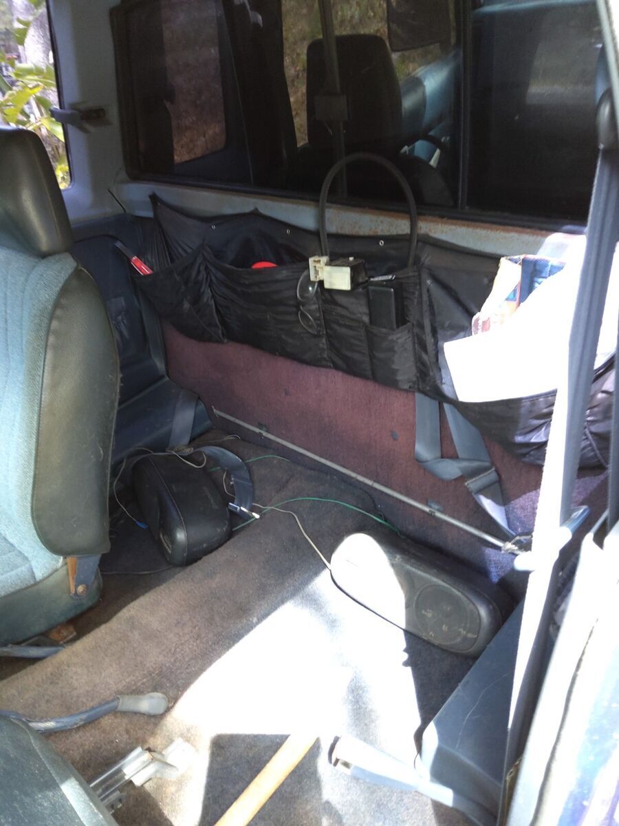 1989 Nissan Frontier Leer Snug Topper Included with truck. - photo 13