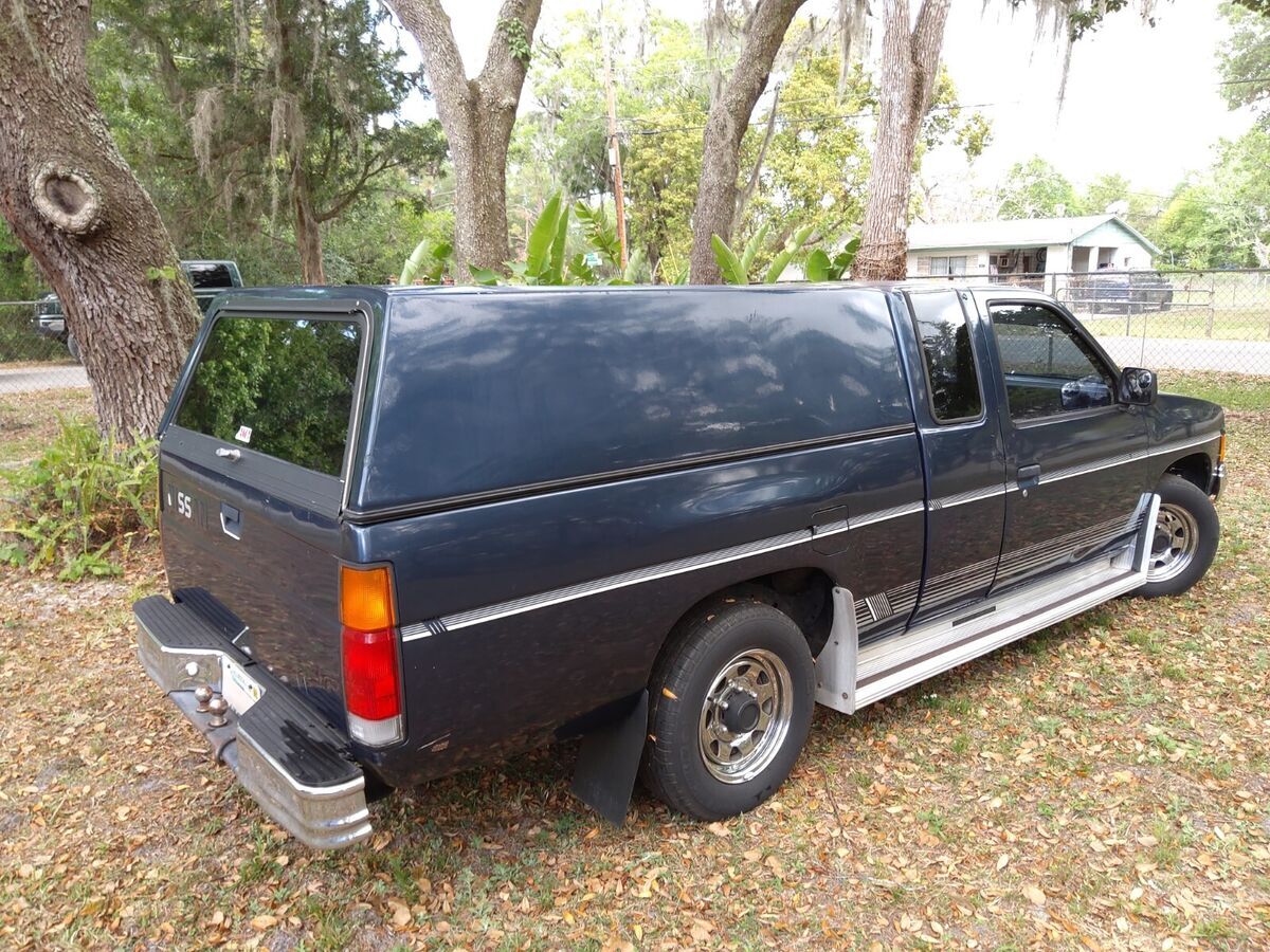 1989 Nissan Frontier Leer Snug Topper Included with truck. - photo 4