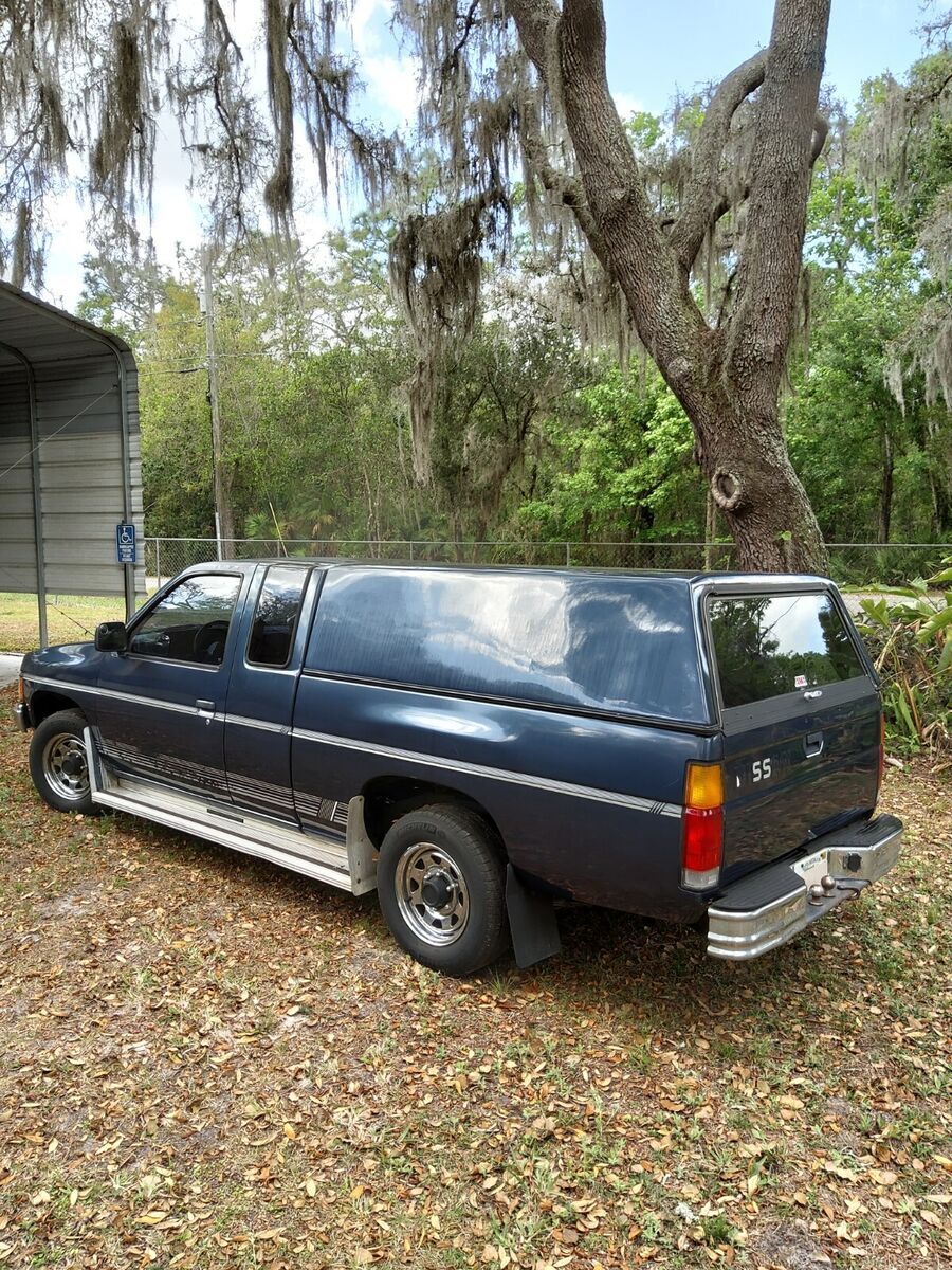 1989 Nissan Frontier Leer Snug Topper Included with truck. - photo 5