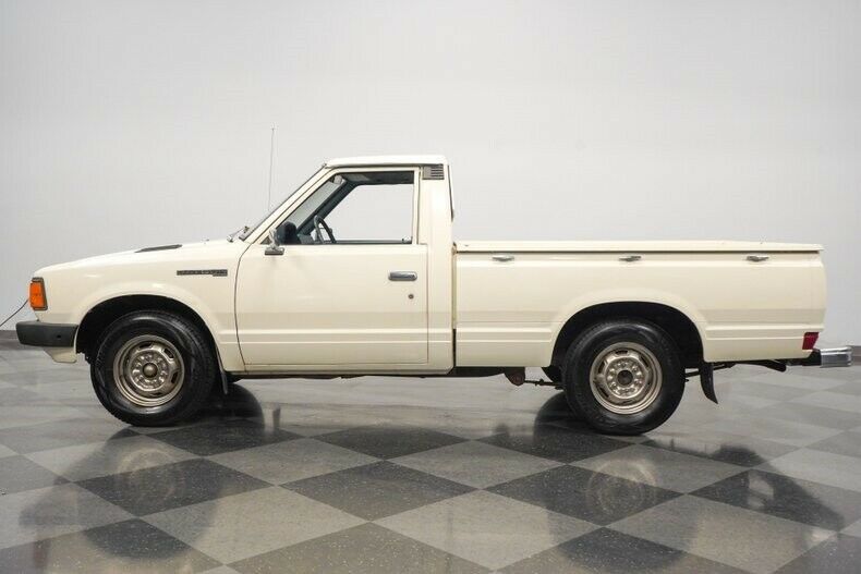 1982 Datsun 720 - photo 3