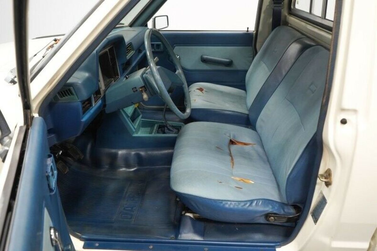 1982 Datsun 720 - photo 5