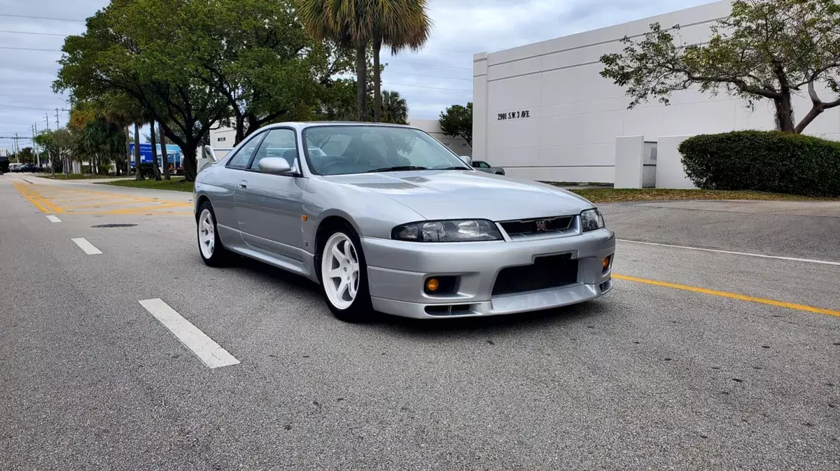 Nissan Skyline GTR R33 VSpec JDM RHD 1996 S2 RB26DETT 1980 Nissan GT-R