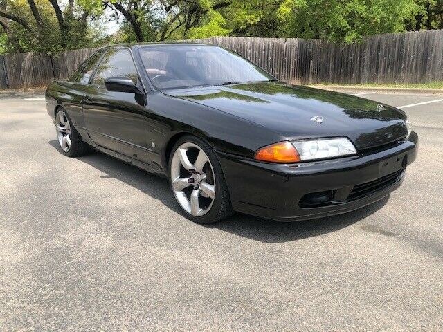 1990 Nissan Skyline GTS-T - photo 2