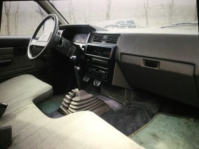 1986 Nissan Other Pickups - photo 8