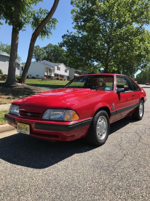 1988 Ford Mustang LX Hatchback 2-Door - photo 2