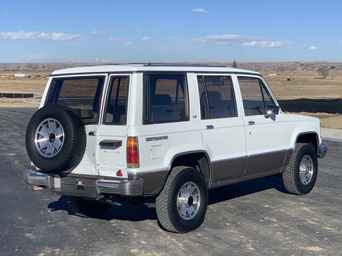 1989 Isuzu Trooper II - photo 2