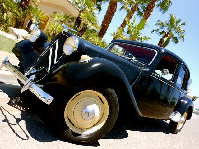 1953 Citroën TRACTION AVANT NO RESERVE - photo 2