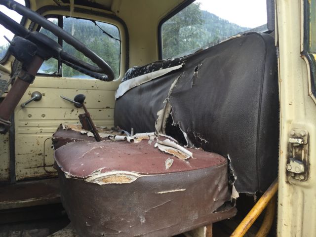 1955 International Harvester R160 coe cabover - photo 11