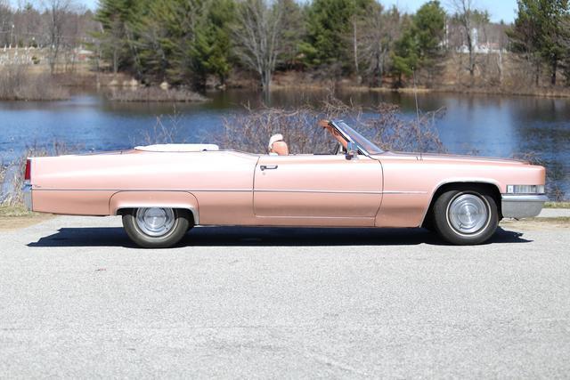 1969 Cadillac DeVille two tone leather pink and white - photo 13