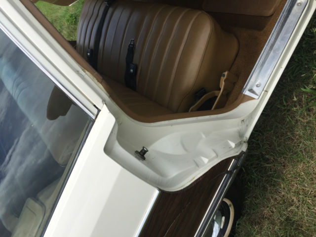1972 Chrysler Town & Country - photo 12