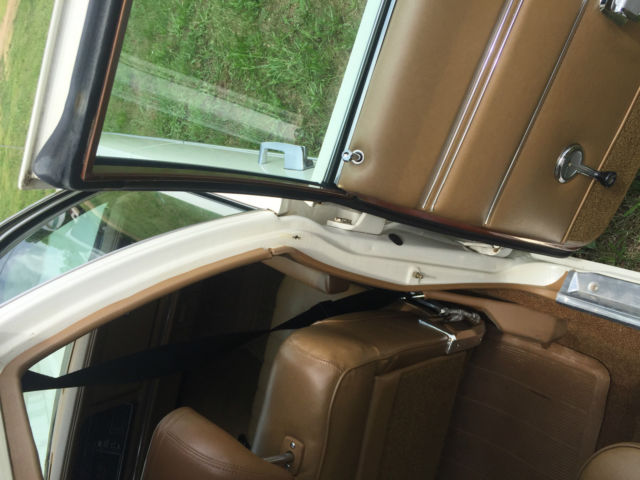 1972 Chrysler Town & Country - photo 13