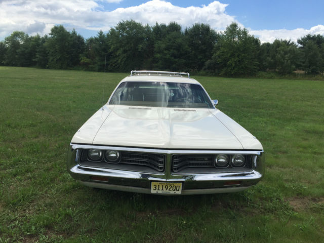1972 Chrysler Town & Country - photo 2