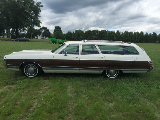 1972 Chrysler Town & Country - photo 8