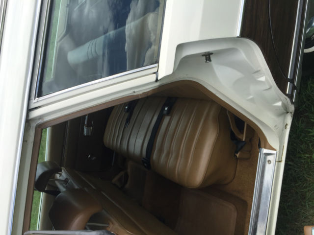 1972 Chrysler Town & Country - photo 9