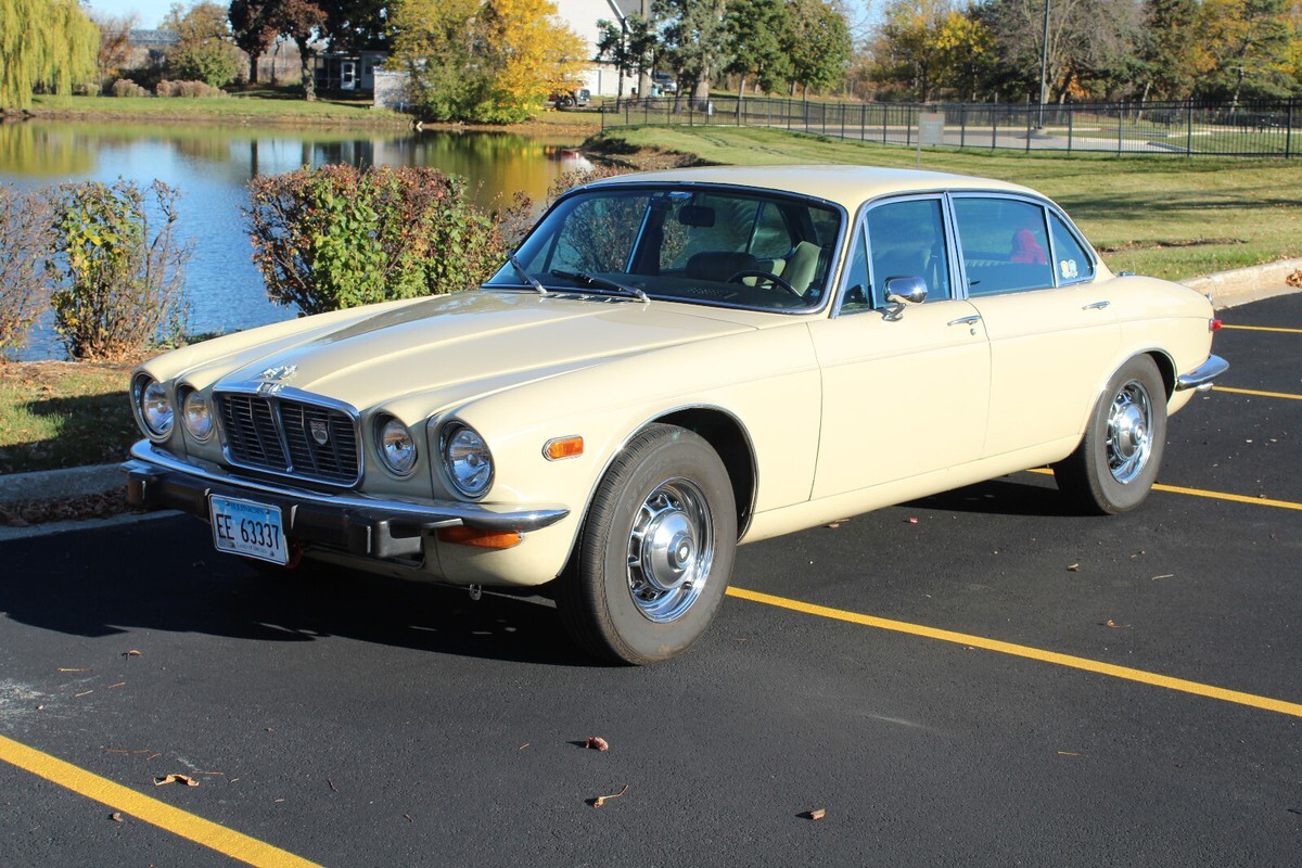 1974 Jaguar XJ - photo 3