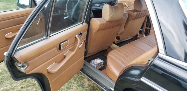 1975 Mercedes-Benz 200-Series Base 240D 4 speed 4 cylinder diesel sedan - photo 12
