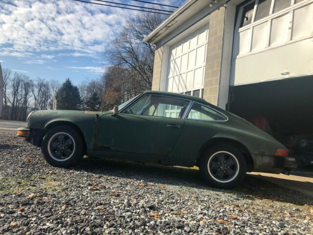 NO RESERVE: 1975 Porsche 911 Coupe: NO RESERVE 1975 Porsche 911 Coupe