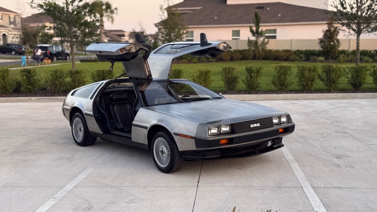 1981 DeLorean DMC Gullwing DMC-12 DeLorian - photo 3