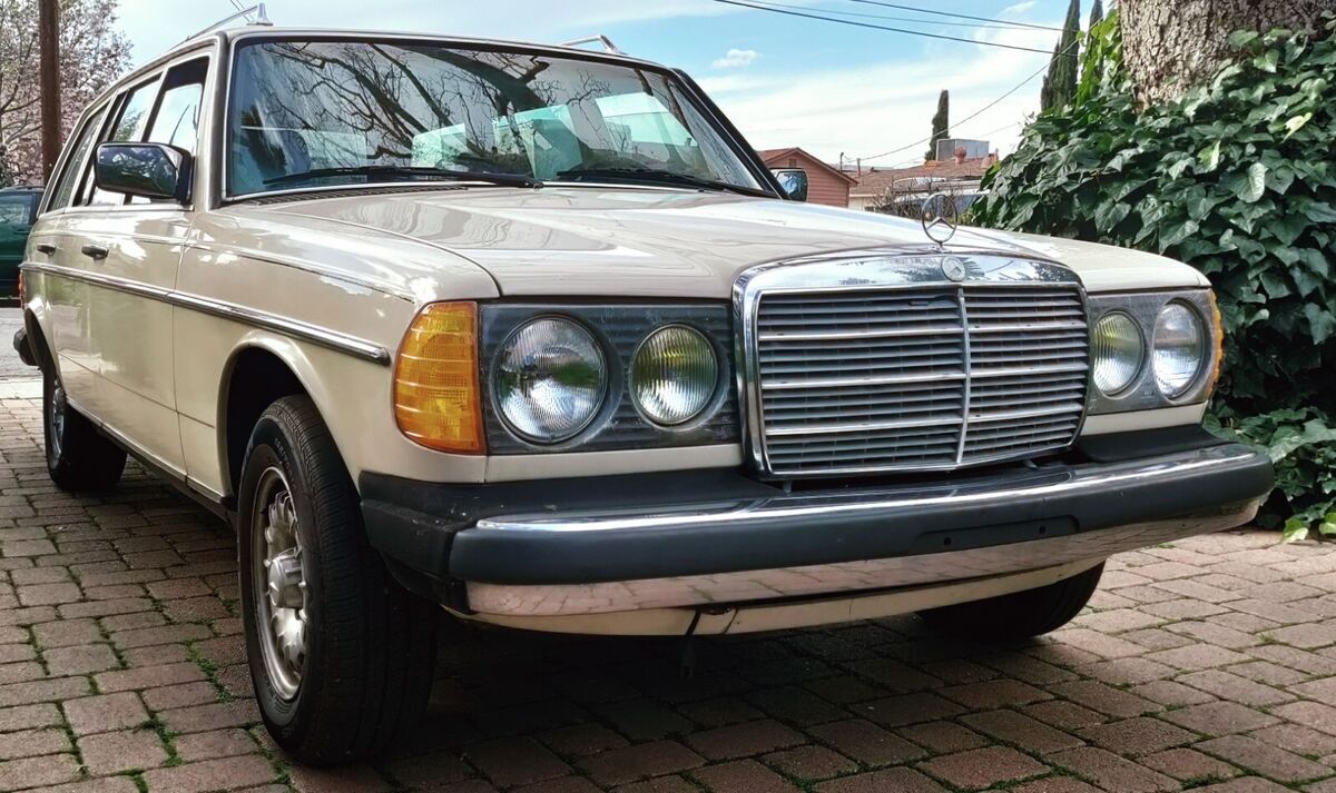 1983 Mercedes-Benz 300-Series - photo 2