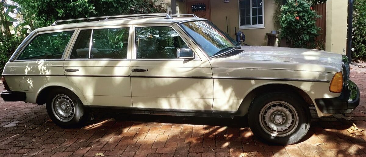 1983 Mercedes-Benz 300-Series - photo 3
