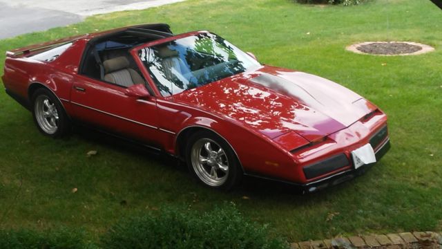 NO RESERVE 1984 PONTIAC FIREBIRD TRANS AM 5-SPEED MANUAL TRANSMISSION 1984 Pontiac Trans Am