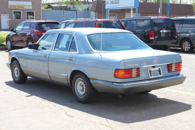 1985 Mercedes-Benz 300-Series Base Sedan 4-Door - photo 5