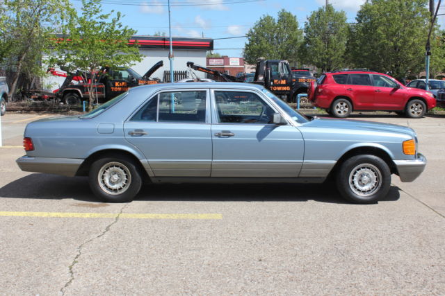 1985 Mercedes-Benz 300-Series Base Sedan 4-Door - photo 8