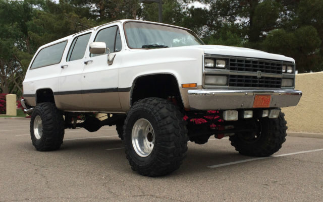 NO RESERVE 1986 CHEVY K20 4X4 SUBURBAN LIFTED 38 SWAMPER MUDS RUNS GOOD NO RUST 1986 Chevrolet Suburban Scottsdale Sport Utility 4-Door