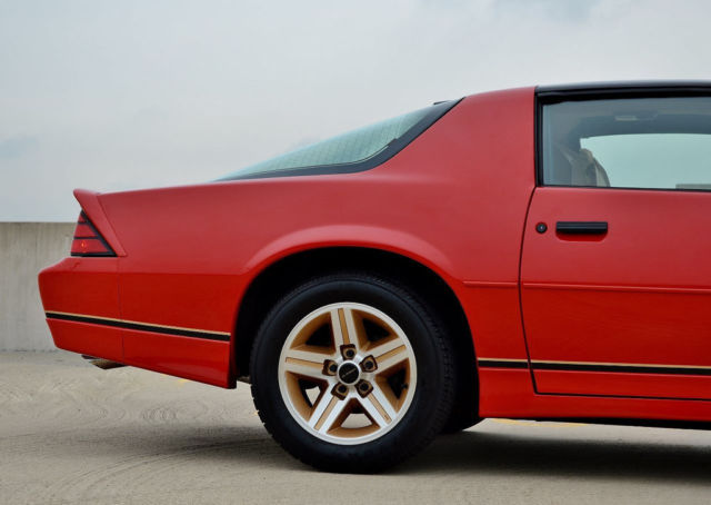 1986 Chevrolet Camaro 1986 CHEVROLET CAMARO IROC Z28 - photo 10