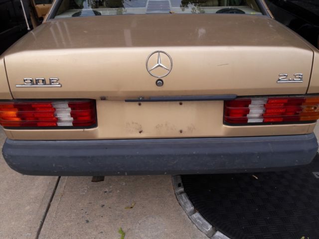 1986 Mercedes-Benz 190-Series 190E - photo 2
