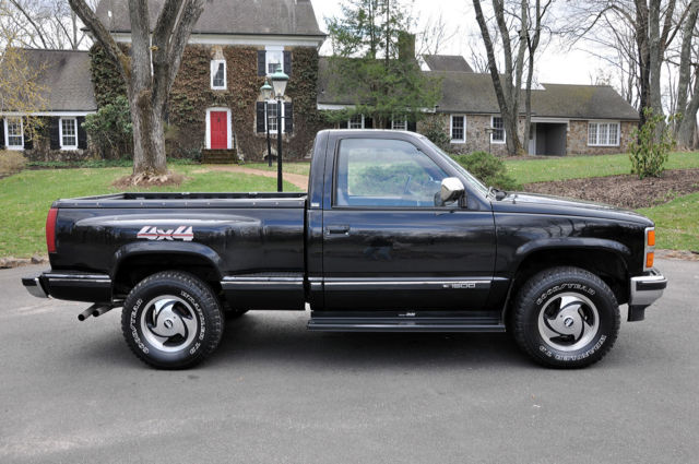 No Reserve 1988 Chevrolet K1500 Silverado Standard Cab Pickup 2-Door 5.7L V8 4WD 1988 Chevrolet C/K Pickup 1500