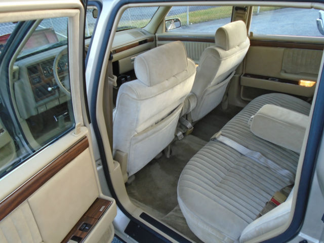 1989 Chrysler New Yorker Base Sedan 4-Door - photo 10